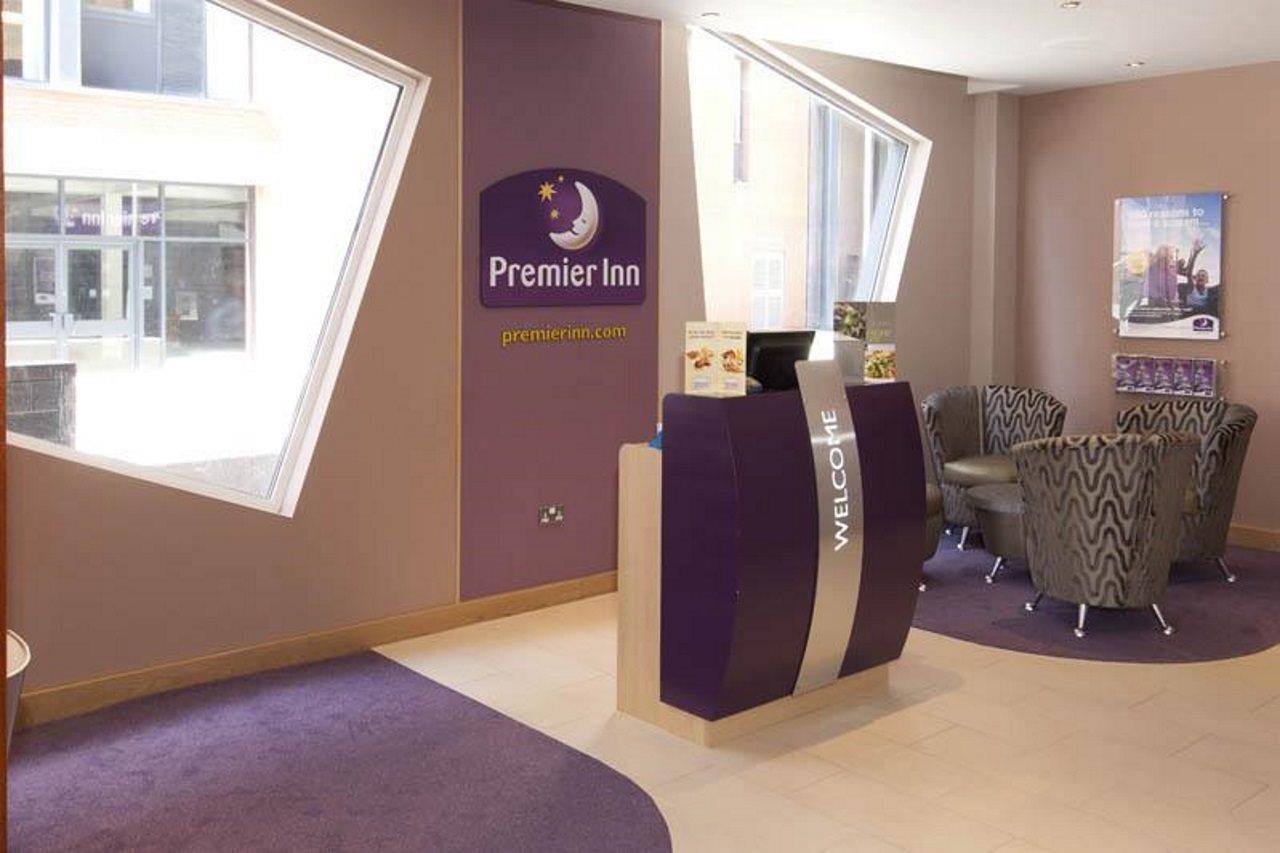 Premier Inn Manchester Bury Exterior foto